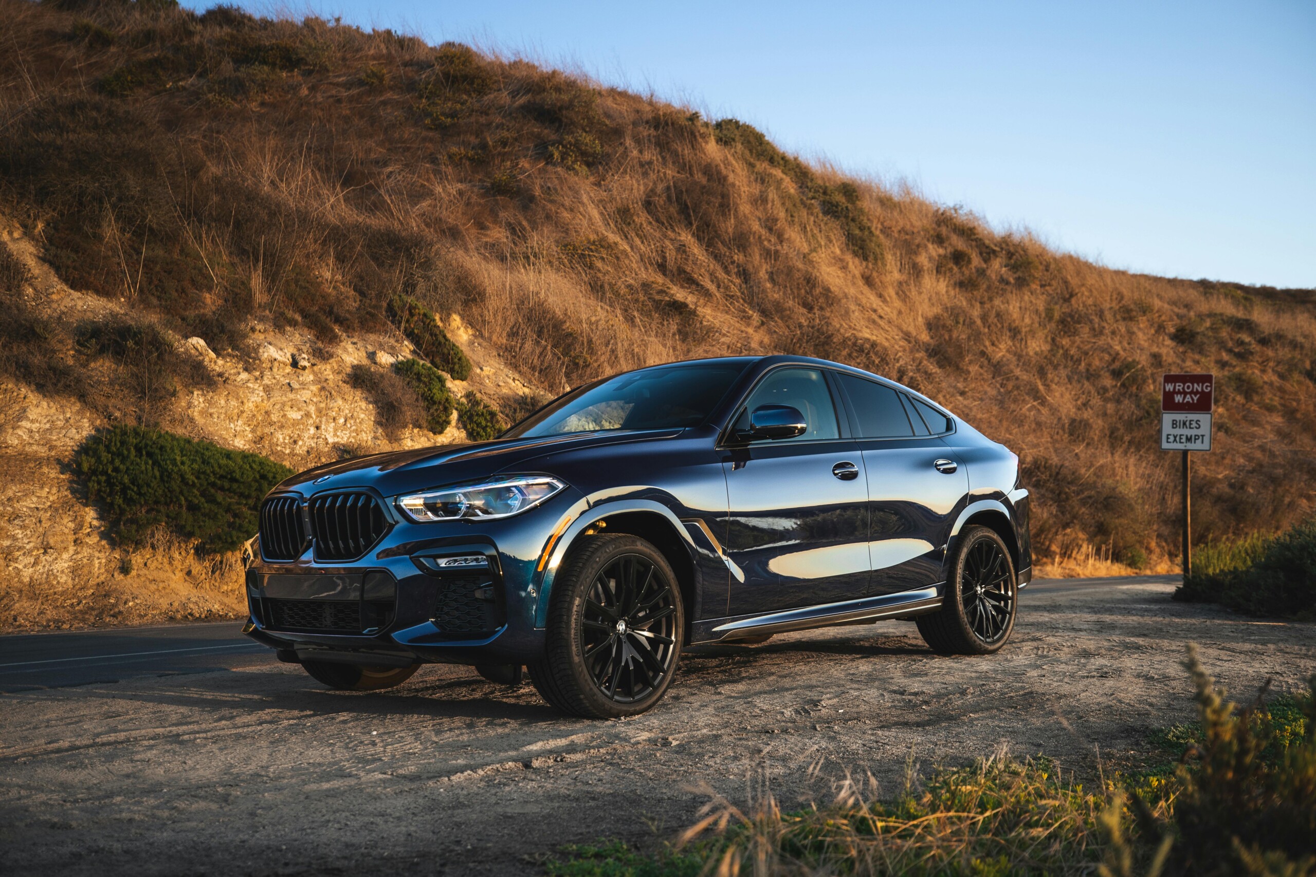 Najnowsze technologie w samochodach BMW: Co warto wiedzieć przed wizytą w serwisie?