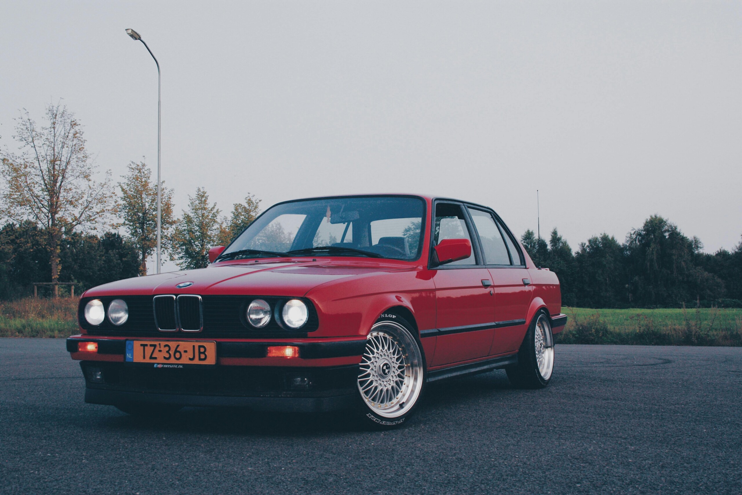 BMW: Ikona Luksusu i Innowacji w Motoryzacji